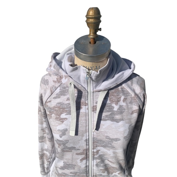 Athleta Triumph Hoodie. Gray camo zip up jacket. Size Medium. - Picture 3 of 9